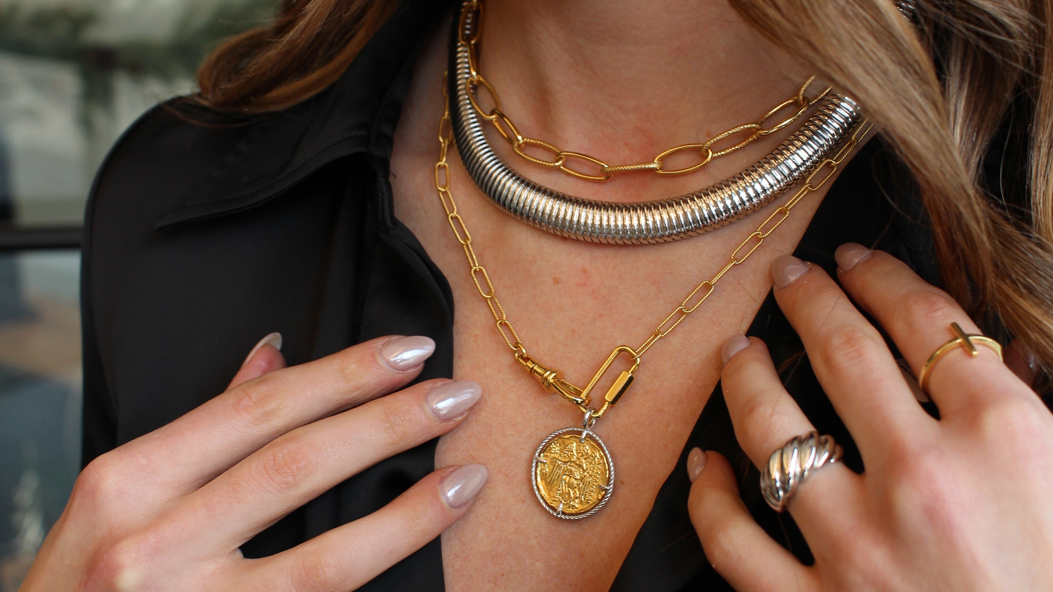 JEWELRY & ENGAGEMENT RING TRENDS THAT ARE STEALING THE SPOTLIGHT THIS SUMMER