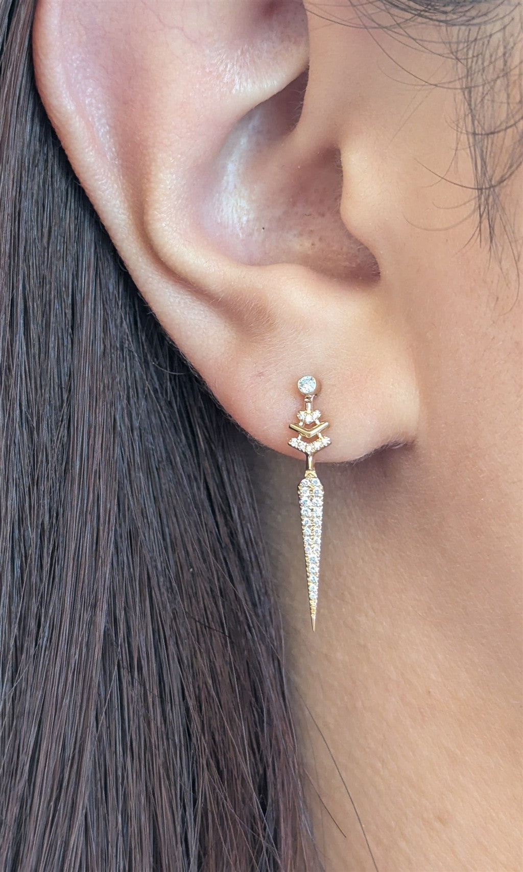 14kt yellow gold "dagger" drop