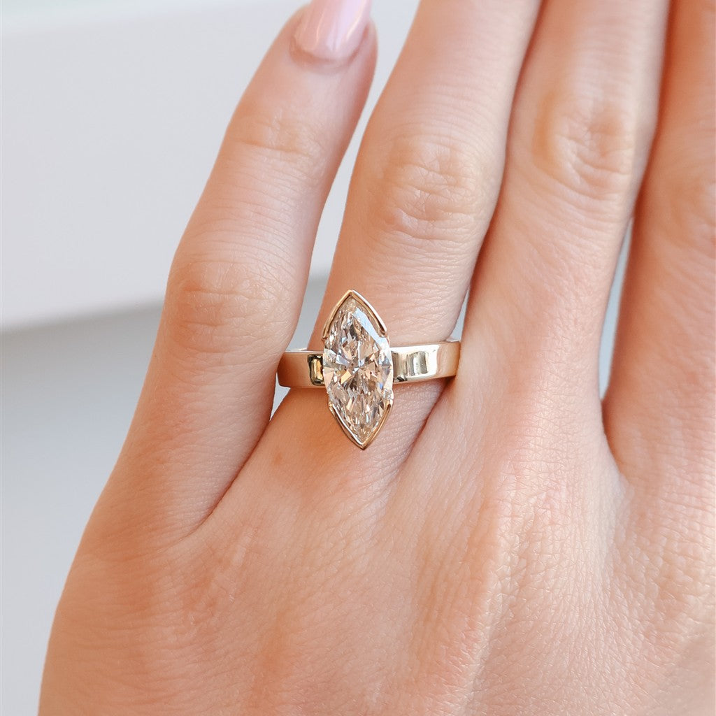 14kt yellow gold 3.04ct MQ lab