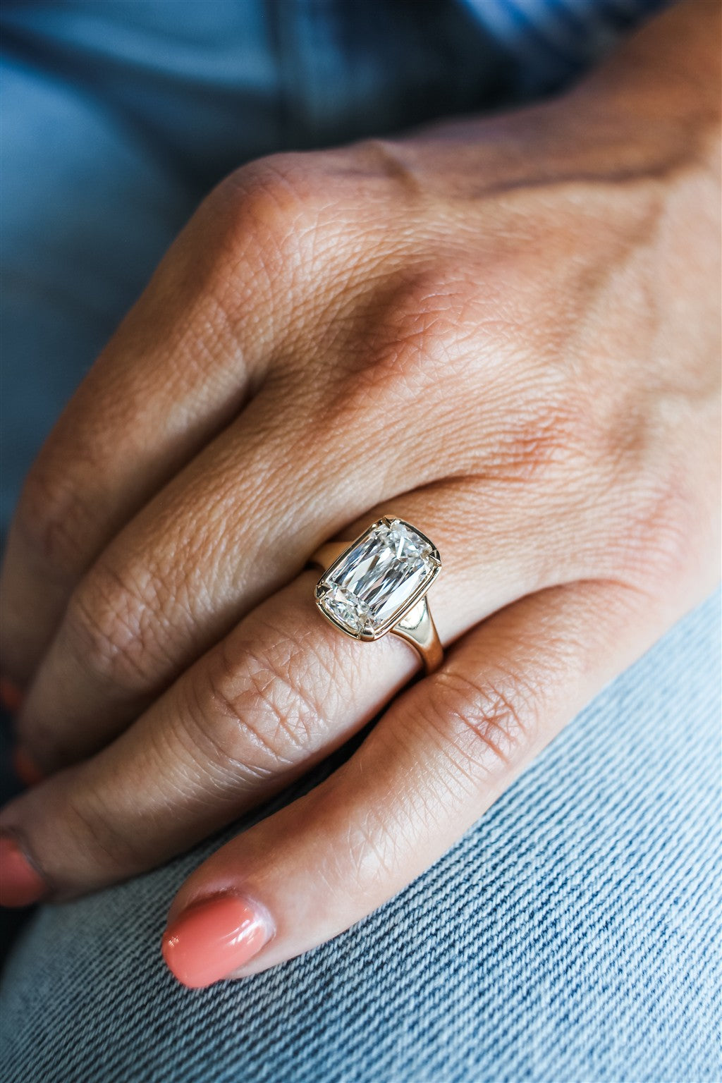 14k yg bezel set 4.05ct lab gr