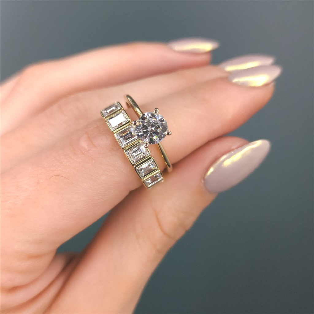 14kt yellow gold diamond band