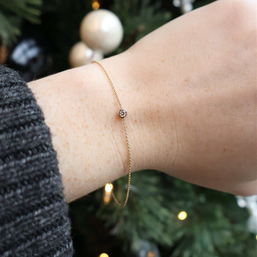 14KY 0.10CT Round Diamond Beze