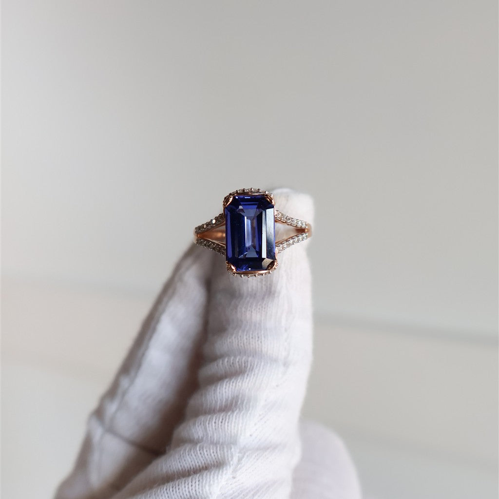 14KT rose gold 3.85ct emerald