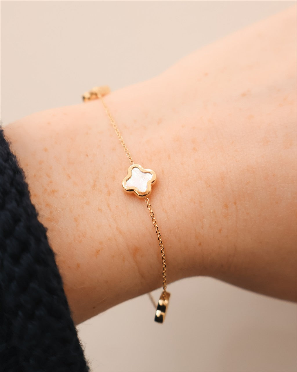 14KY Mother of Pearl Clover Ad