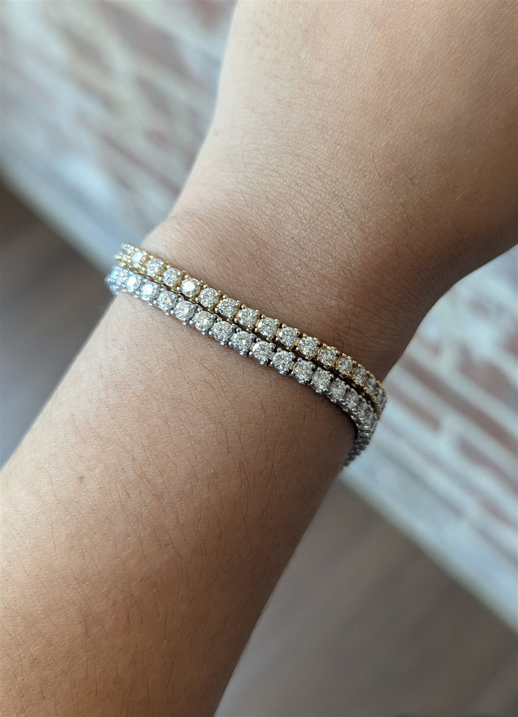 Lab-grown diamond tennis brace