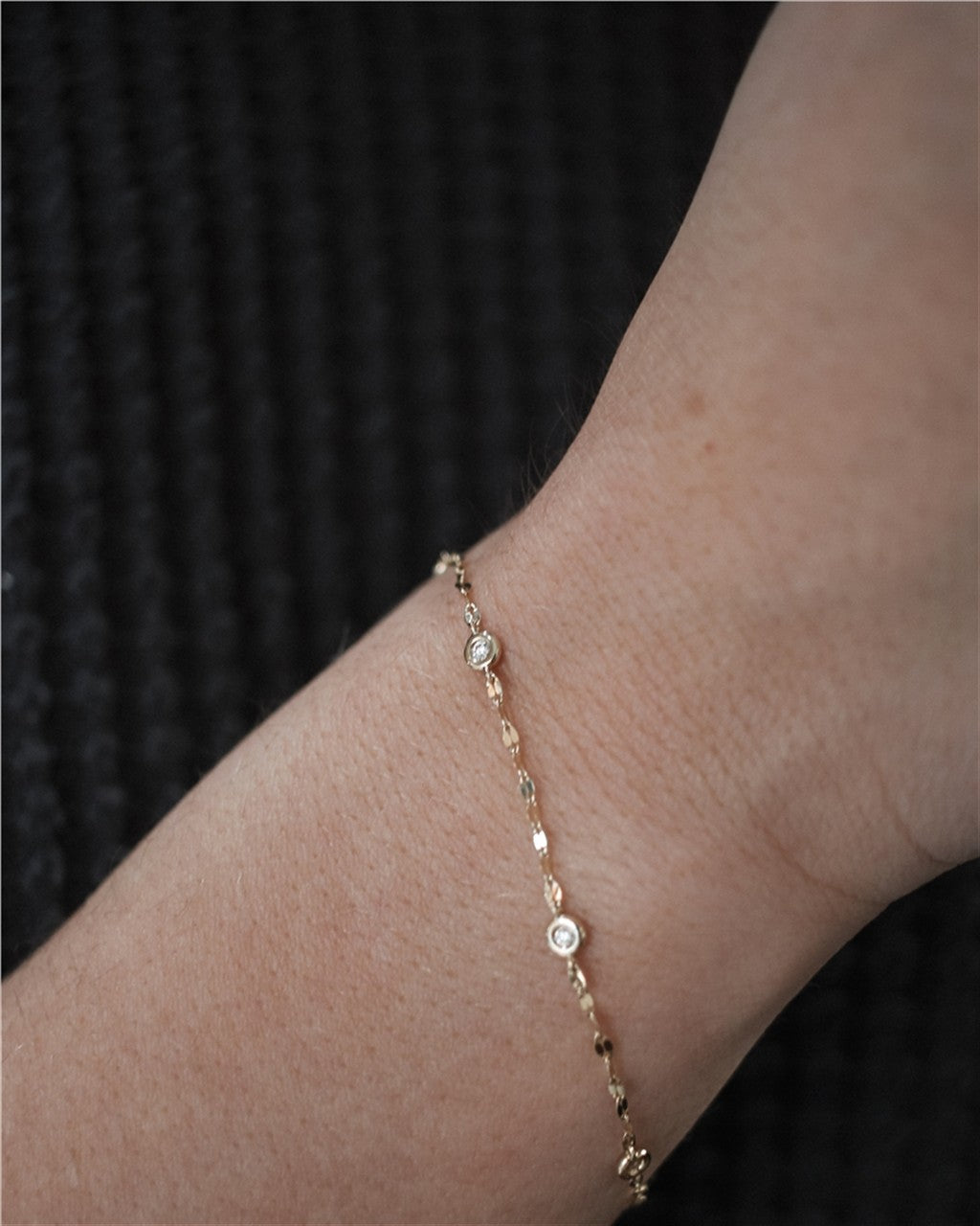 14KY 0.10ctw diamond bezel sta
