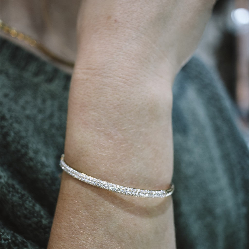14kt yellow gold hinged bangle