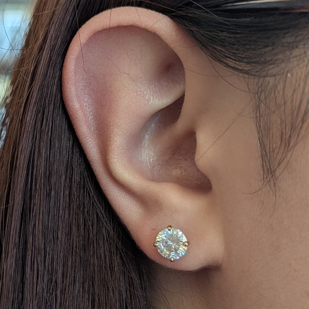 14KY 3.00TCW Round Diamond Ear
