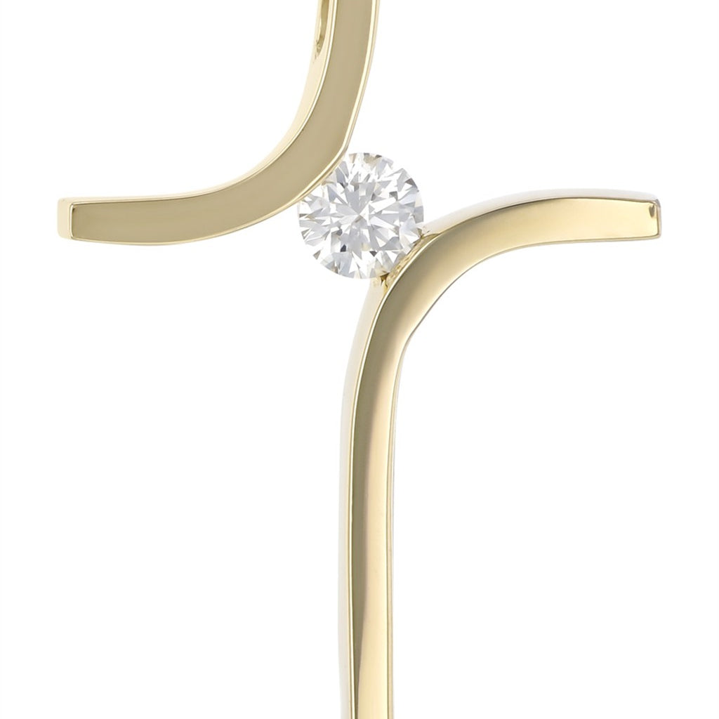 14KY  .07 Diamond Center Cross
