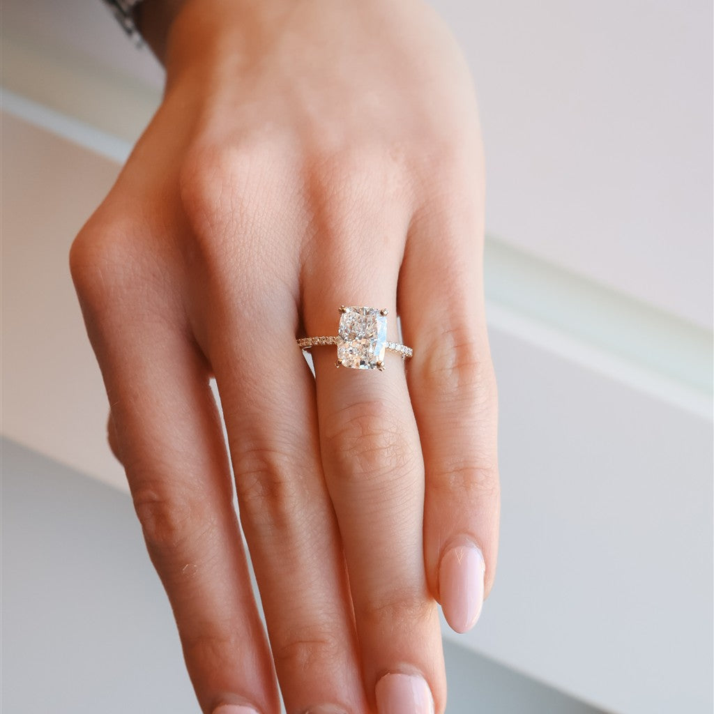 14kt yellow gold 3.07ct elonga