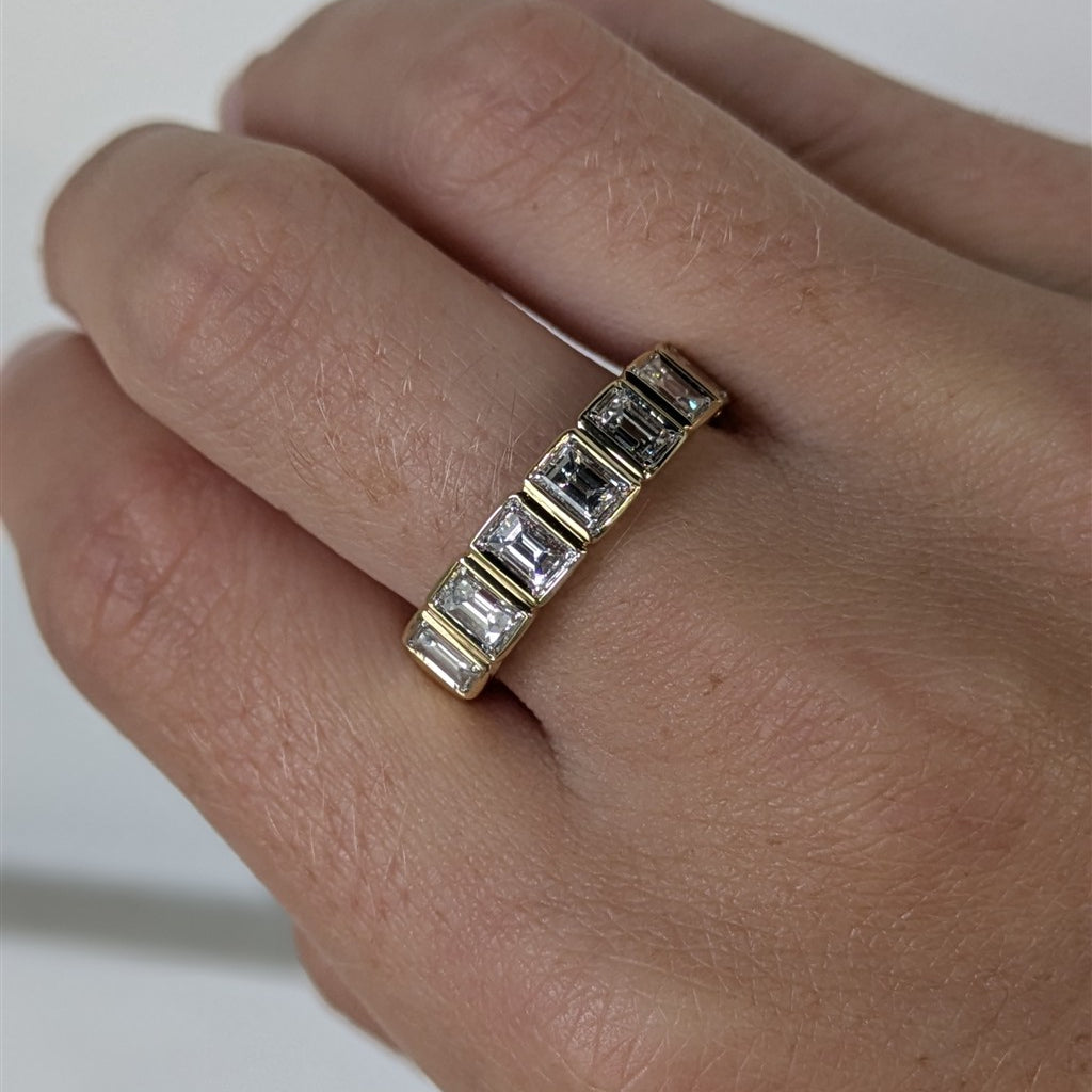 14kt yellow gold diamond band