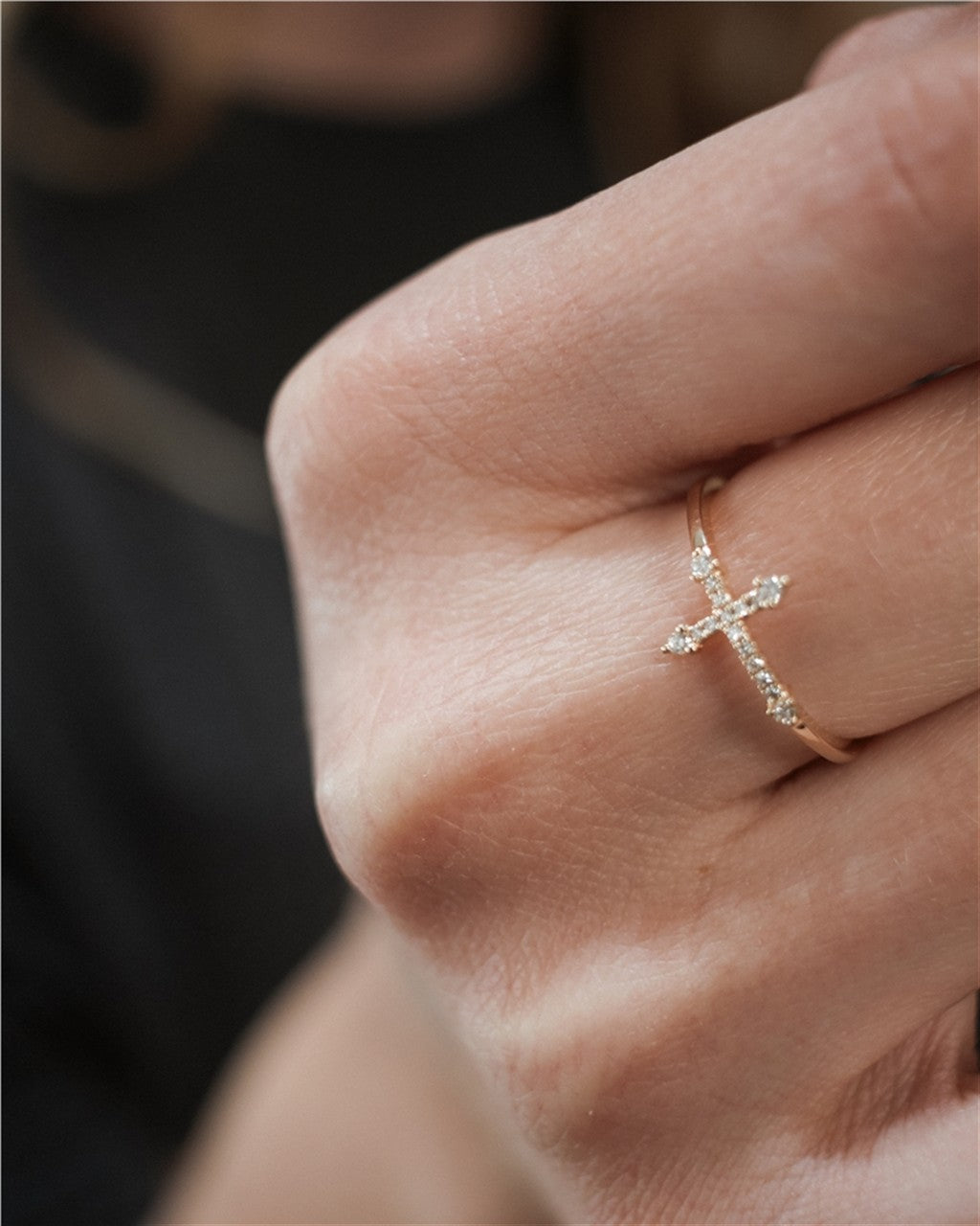14KY 0.09CT DIA CROSS RING