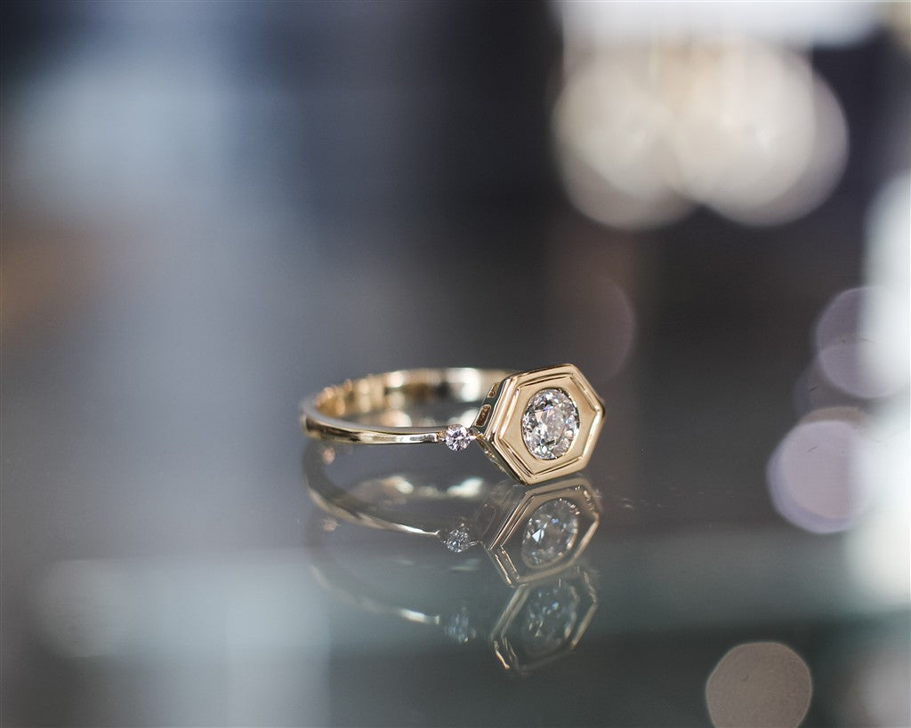 14kt yellow gold hexagon ring