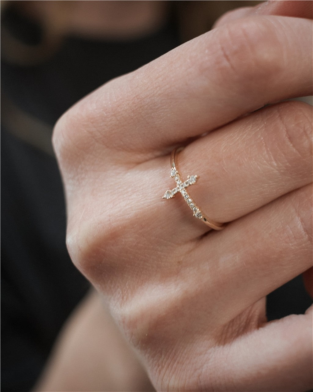 14KY 0.09CT DIA CROSS RING