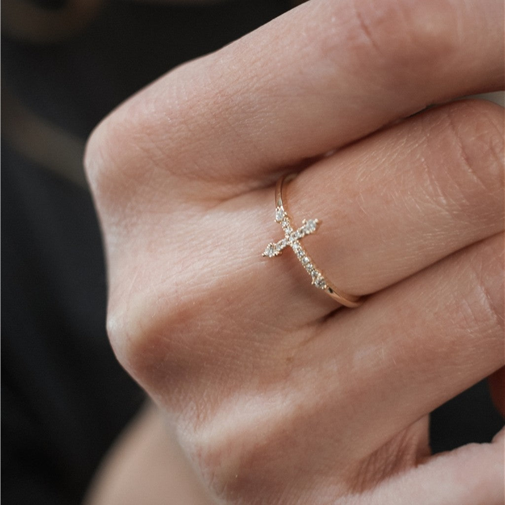 14KY 0.09CT DIA CROSS RING