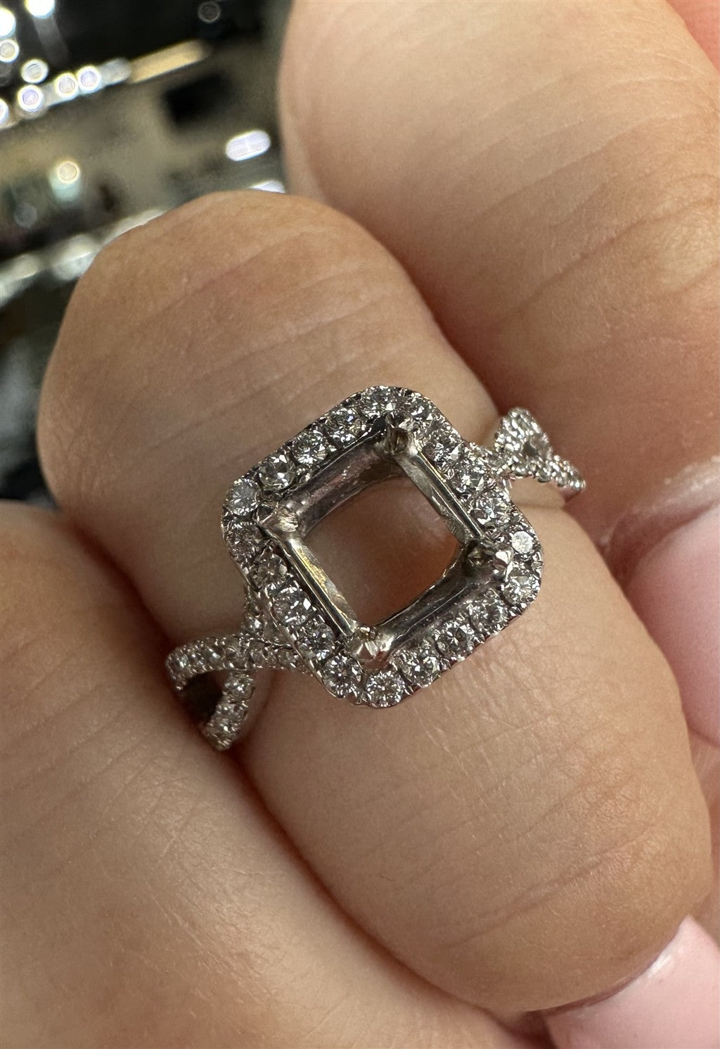 14kwg diamond twist shank semi