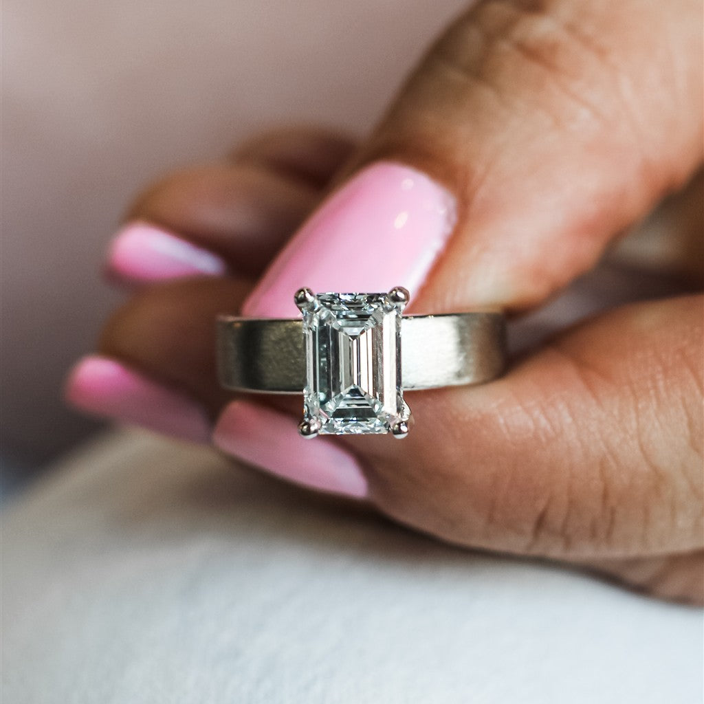 14k wg 0.14ctw hidden halo fla