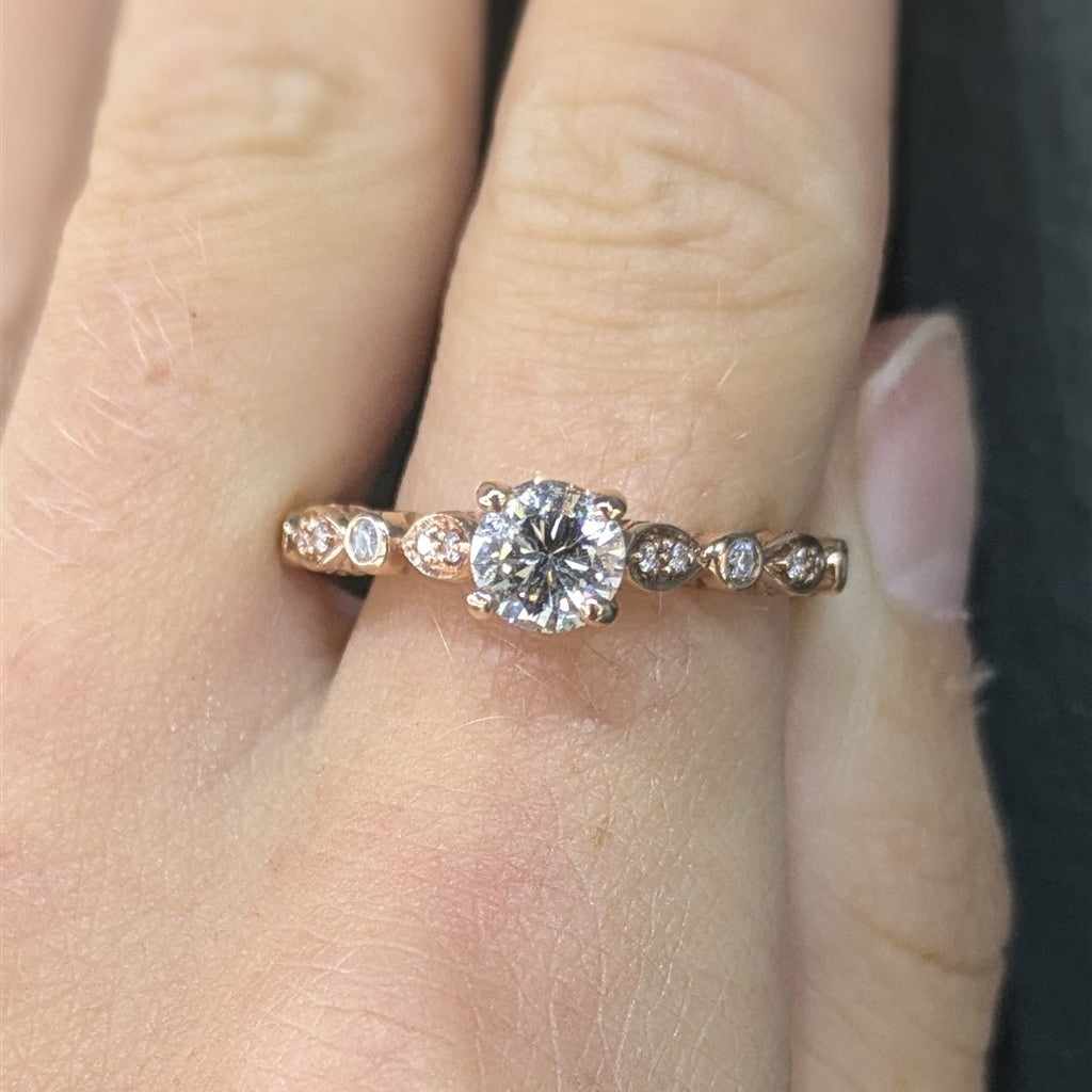 14KRG ENGAGEMENT RING 0.49CT D