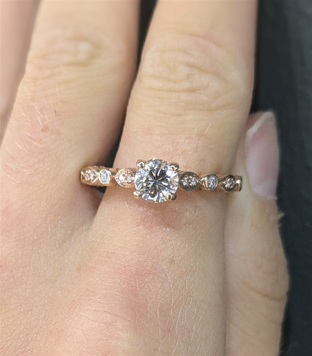 14KRG ENGAGEMENT RING 0.49CT D