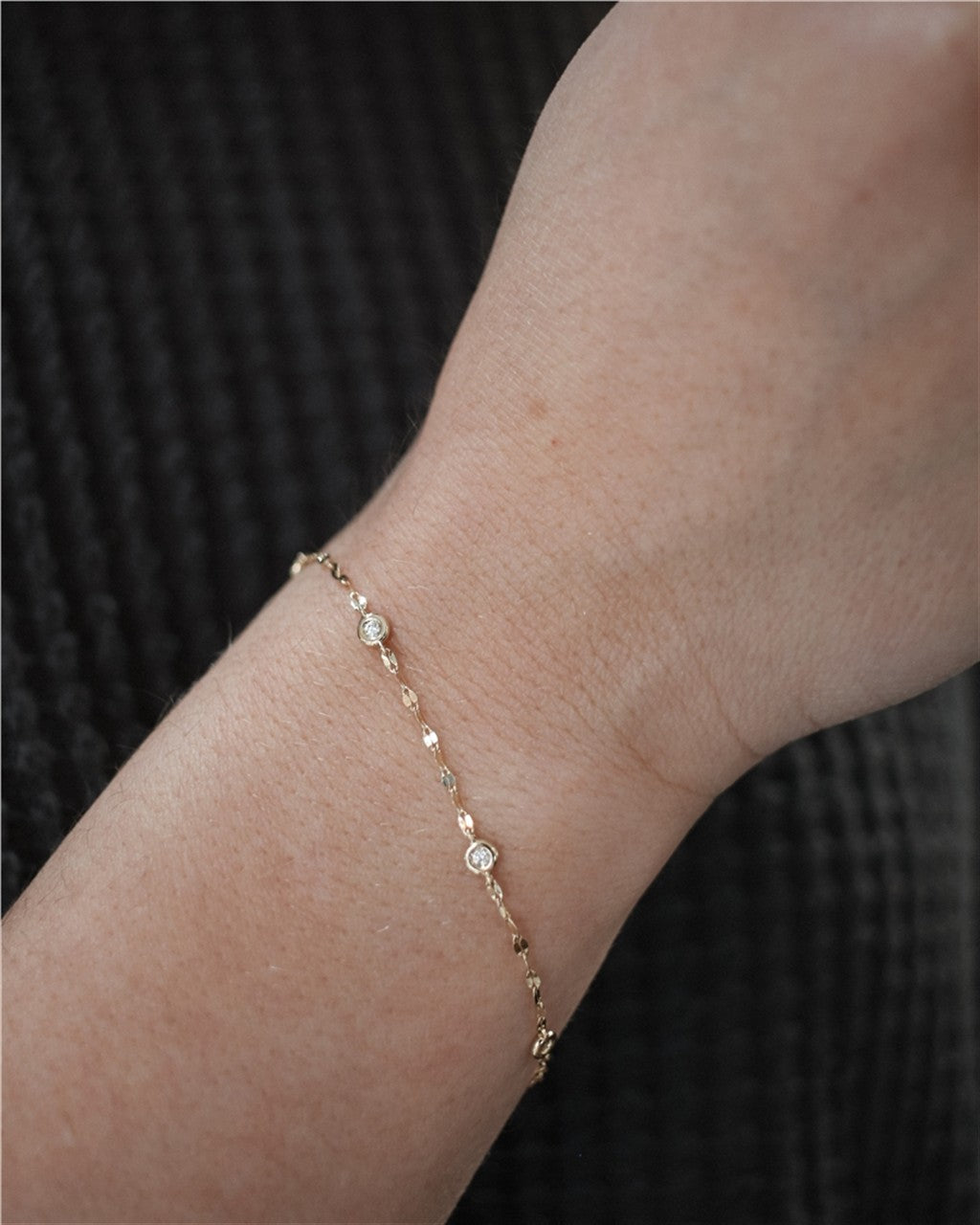 14KY 0.10ctw diamond bezel sta