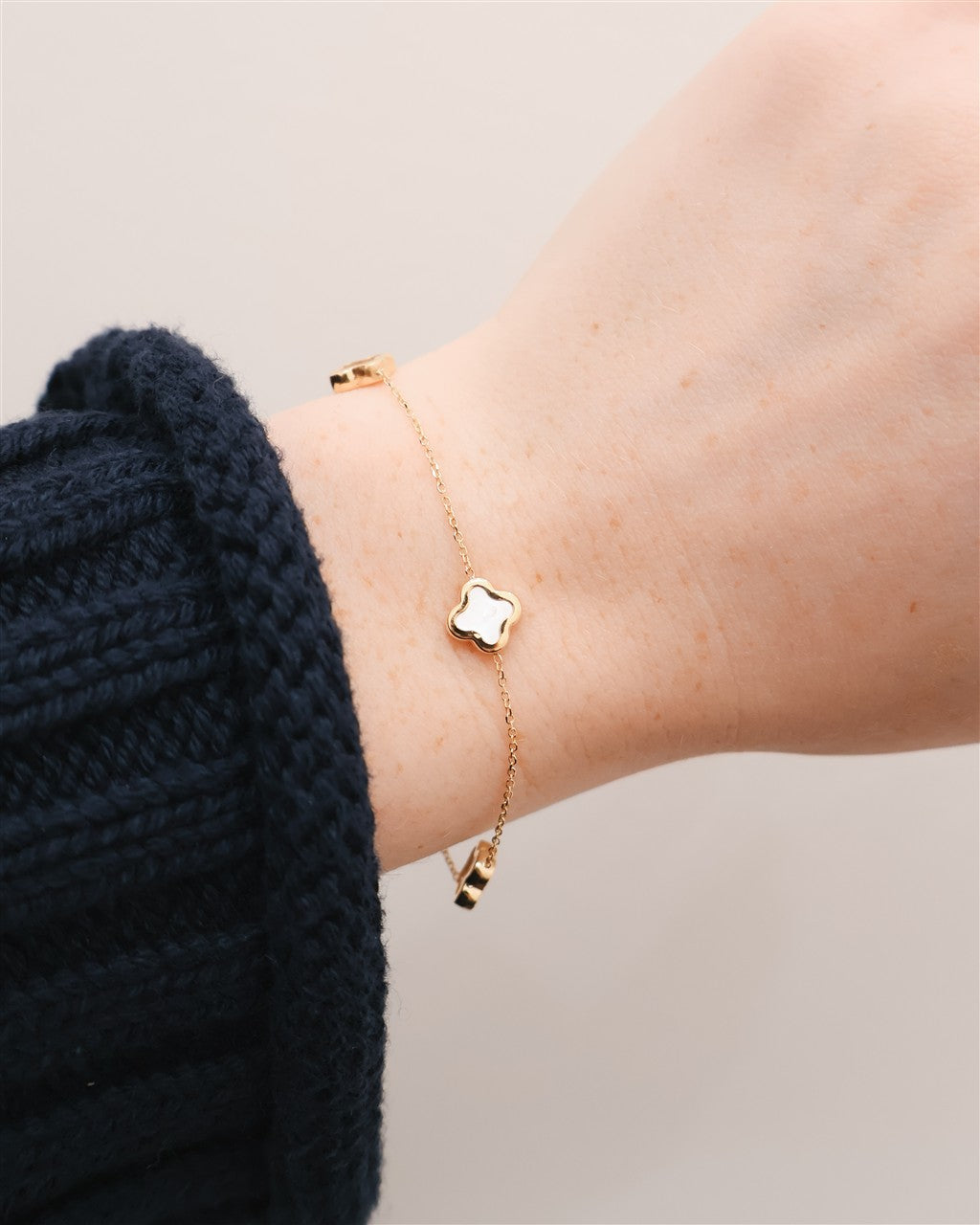 14KY Mother of Pearl Clover Ad