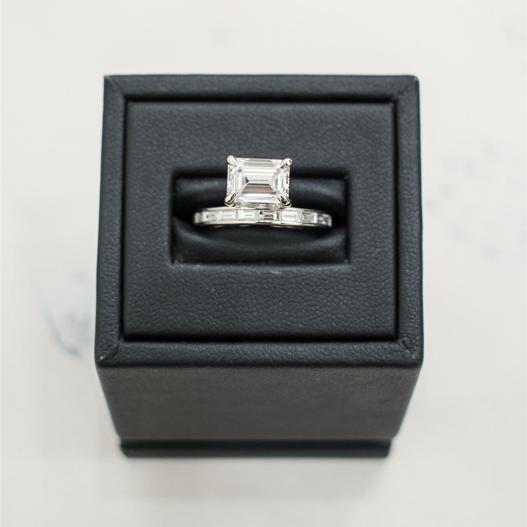 14ktWG 0.50ctw natural baguett