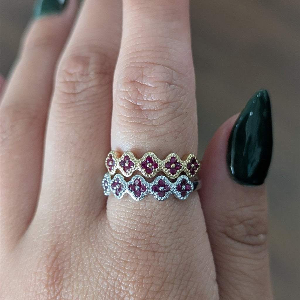 14ktYG clover band with 0.37ct