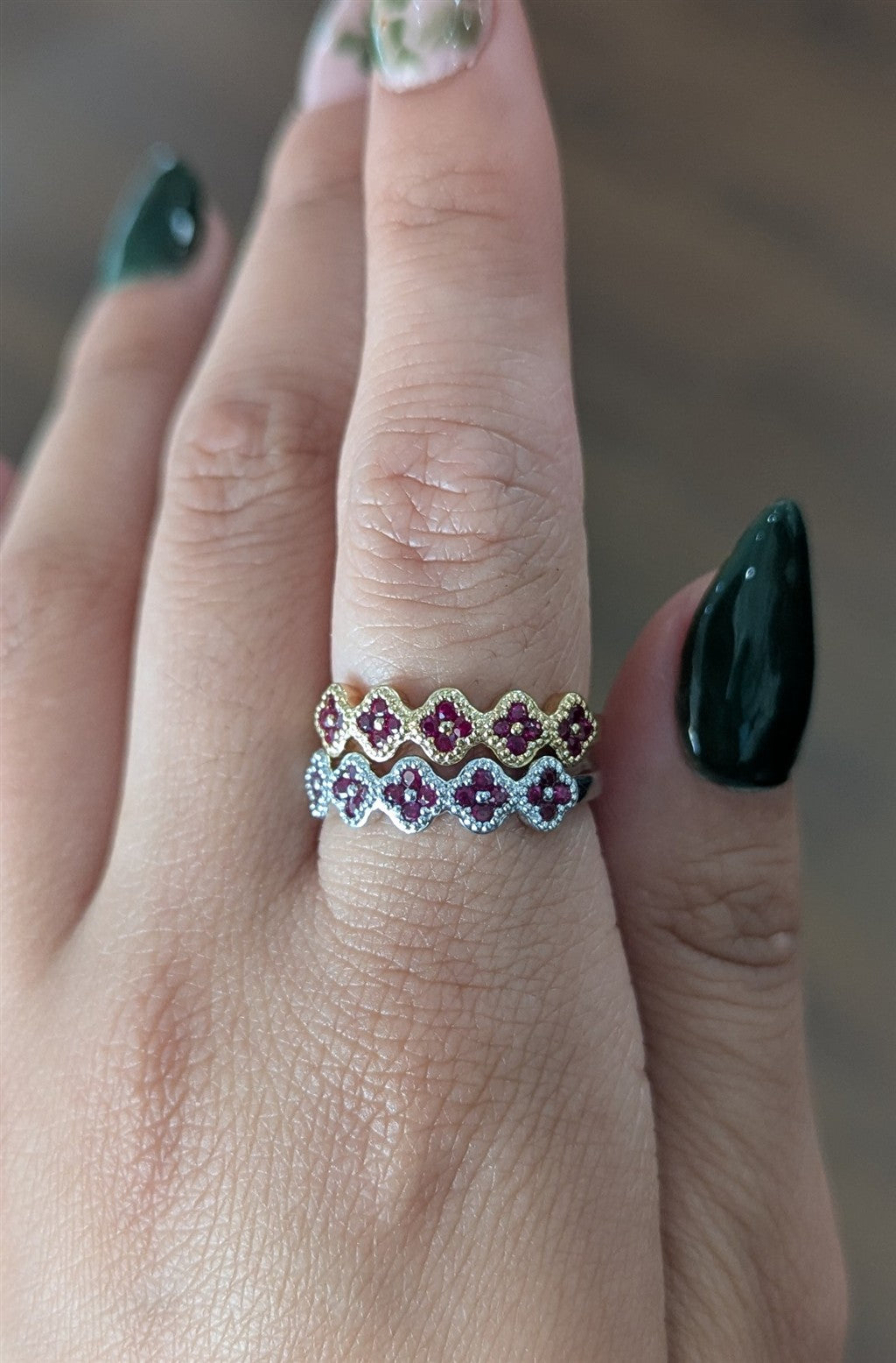 14ktYG clover band with 0.37ct