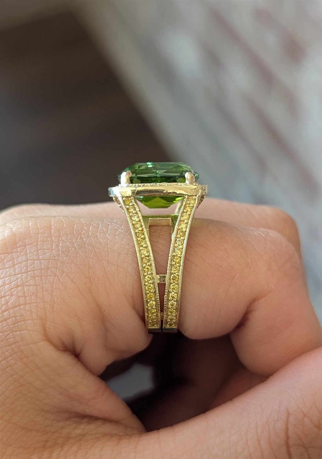18KY 6.21CT Cushion Green Tour
