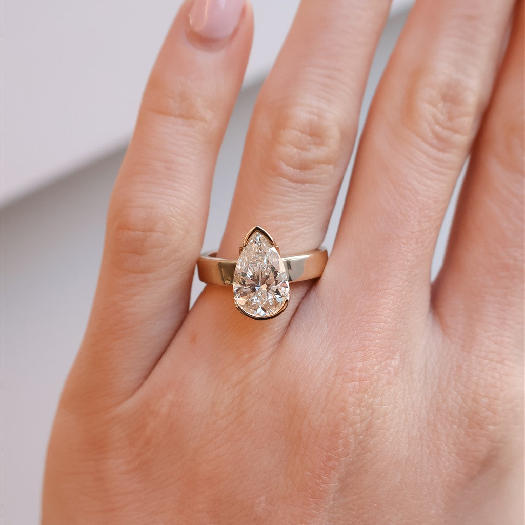 14kt yellow gold 3.02ct pear c