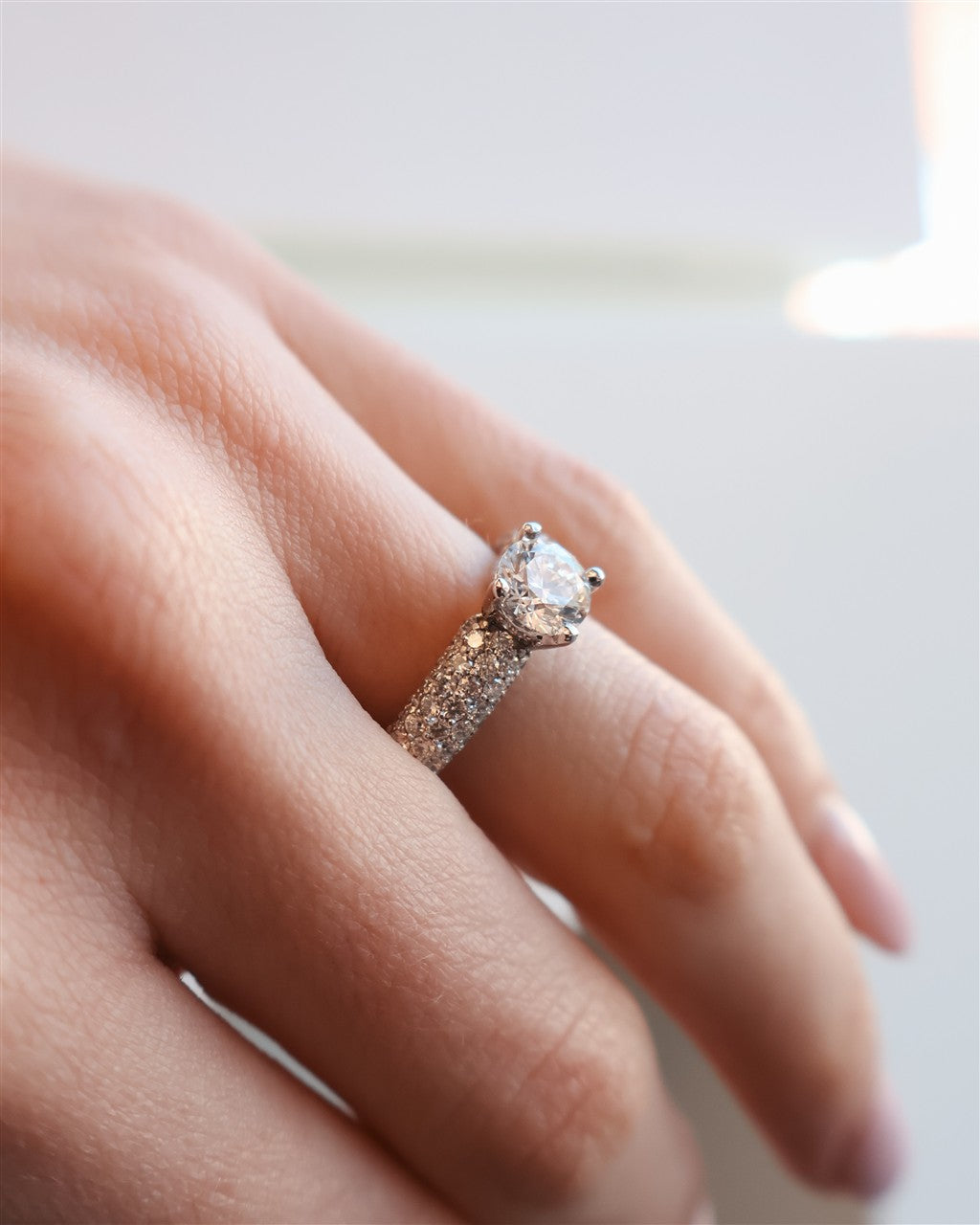 18KW 1.0ctw pave setting 1ct L