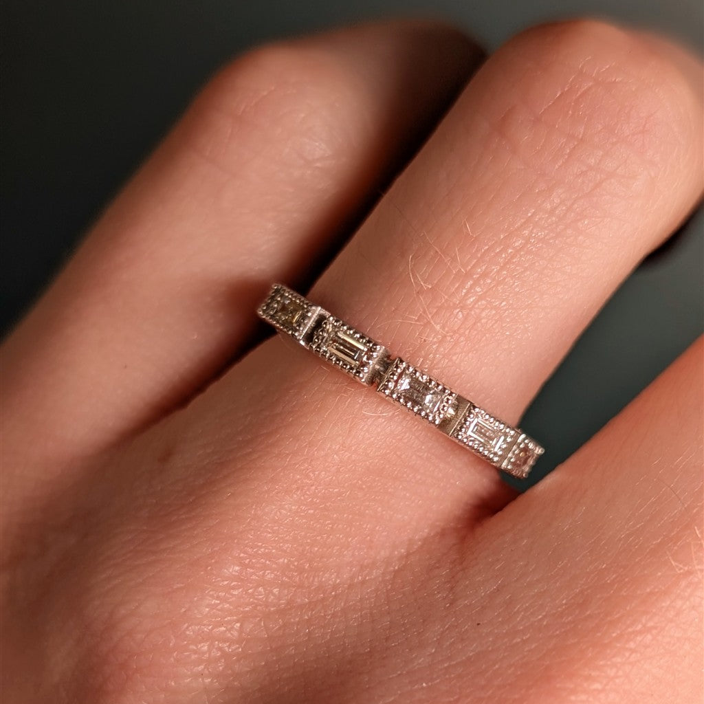 14kt White Gold East-West Bagu