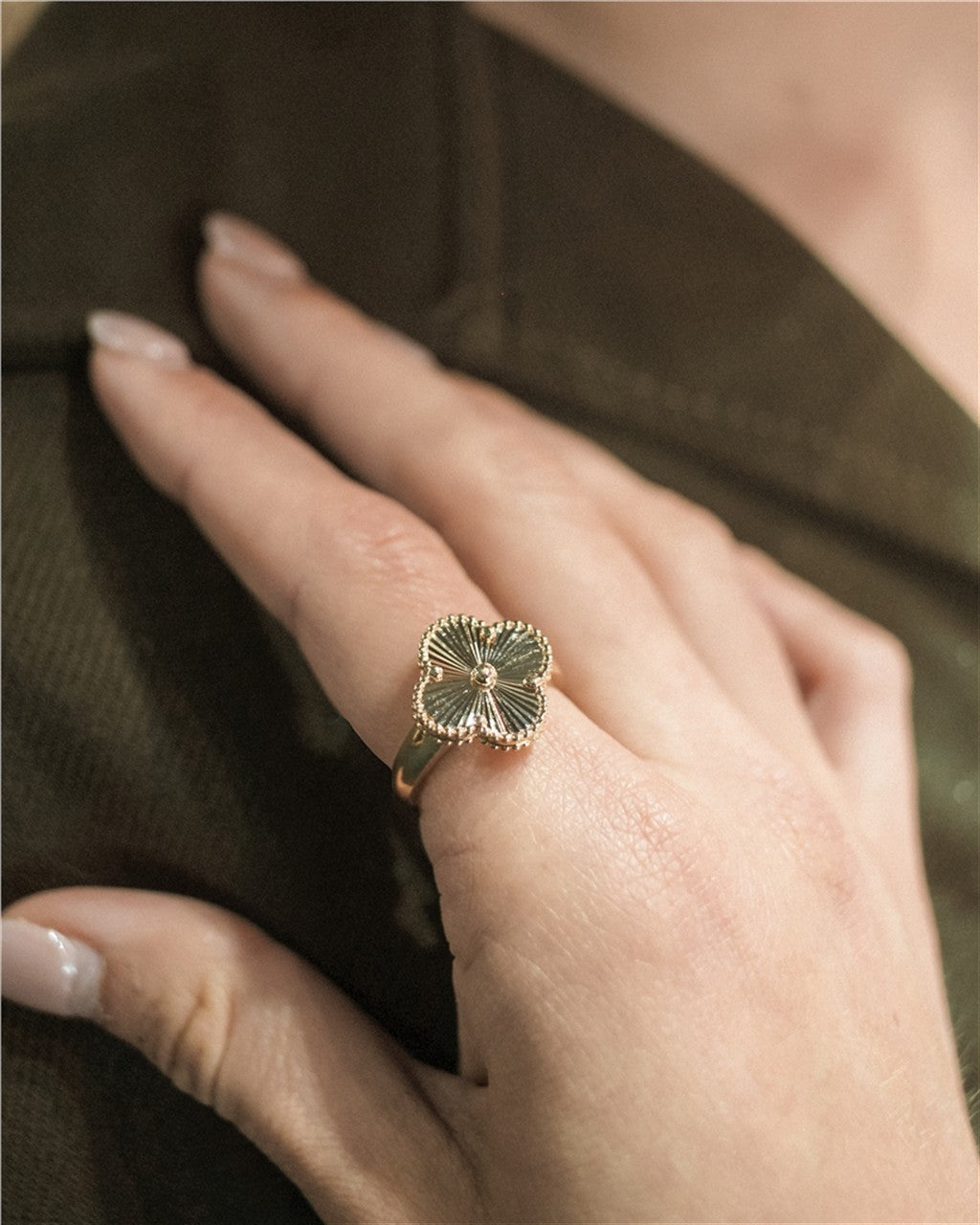 14kt yellow gold ring with pol