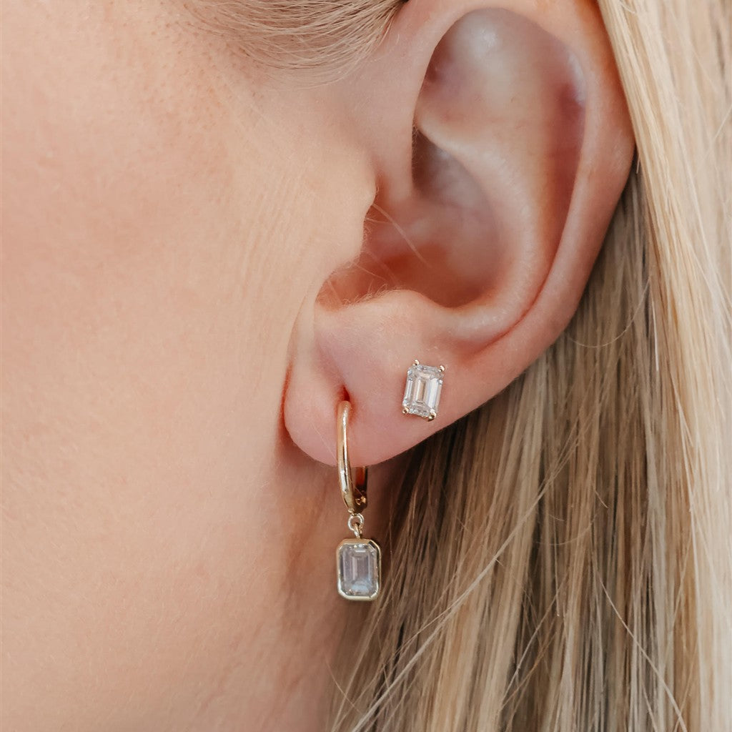 Emerald-cut lab-grown diamond