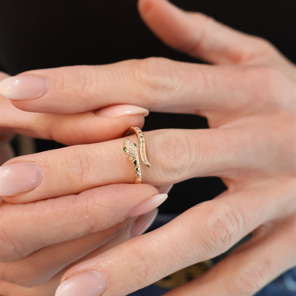 0.07CT DIAMOND & 0.02CT GREEN