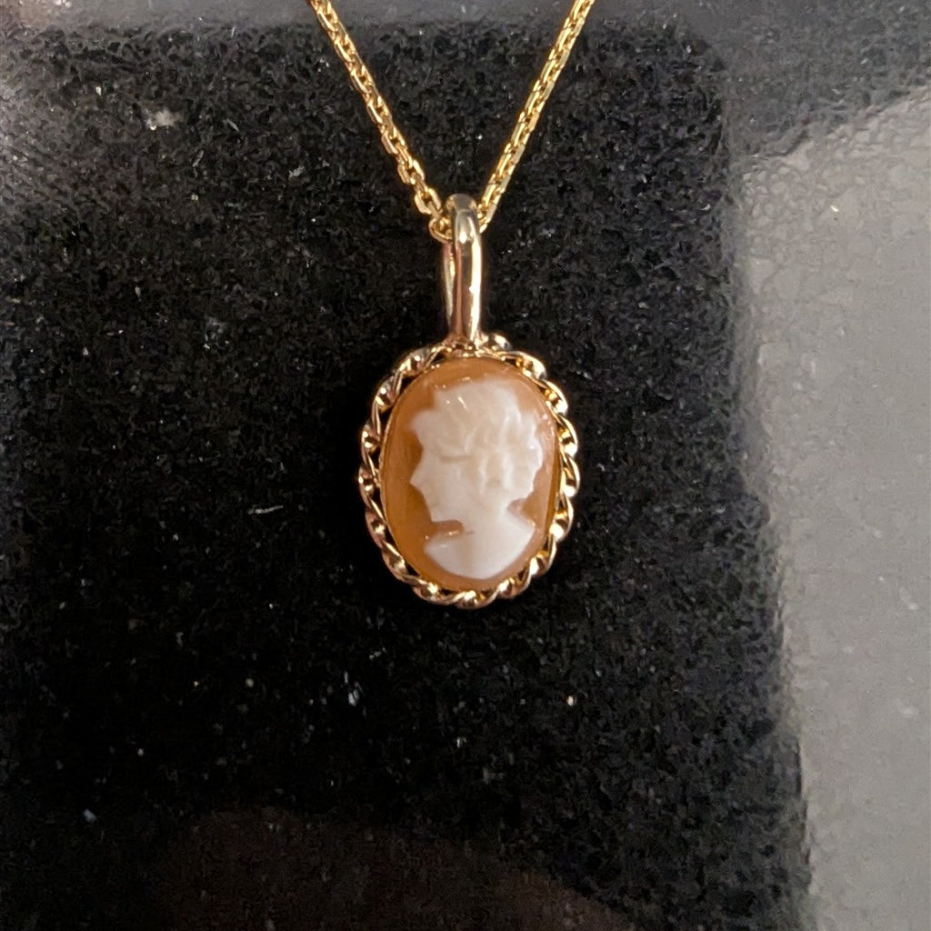 14kt Yellow Gold Vintage Cameo