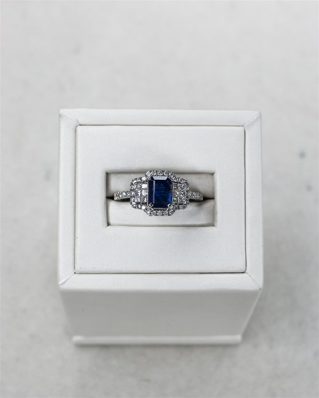 14kt white gold diamond and em