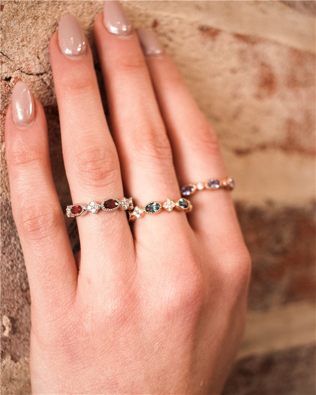 14KT WHITE GOLD ALTER OVAL ES/