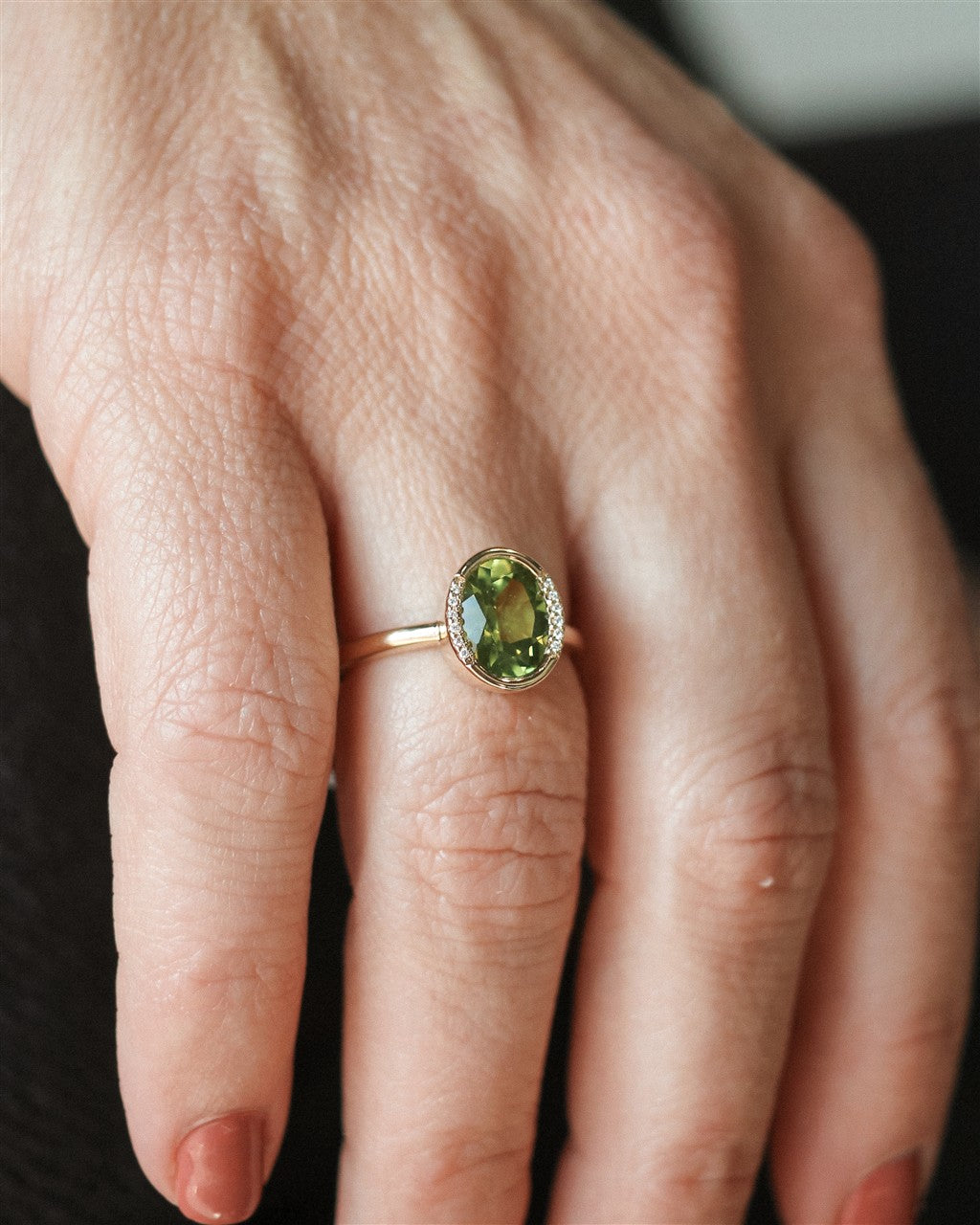14KY 1.72CT Peridot Half Bezel