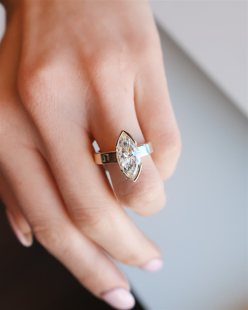 14kt yellow gold 3.04ct MQ lab