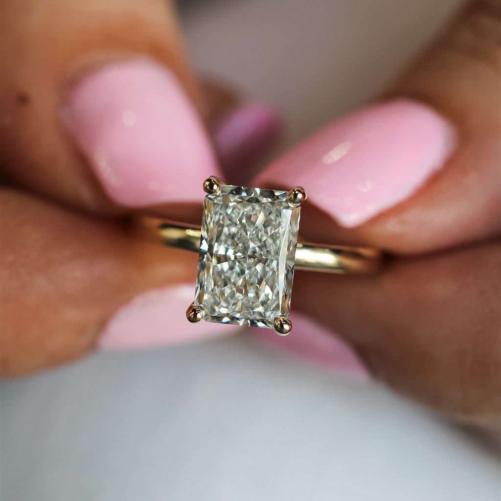 14KY 2.43 Radiant Lab Diamond