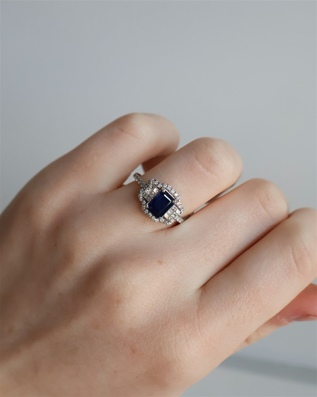 14kt white gold diamond and em