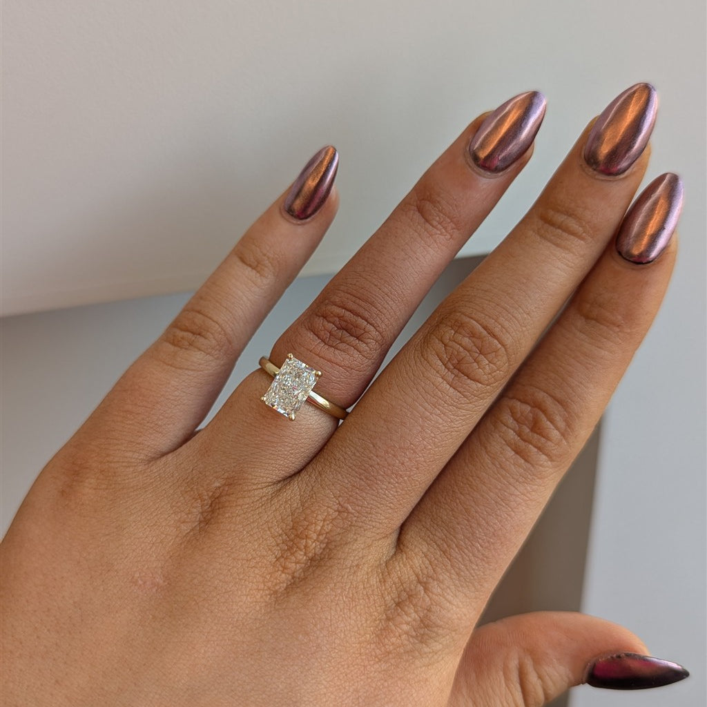 14KY 2.43 Radiant Lab Diamond