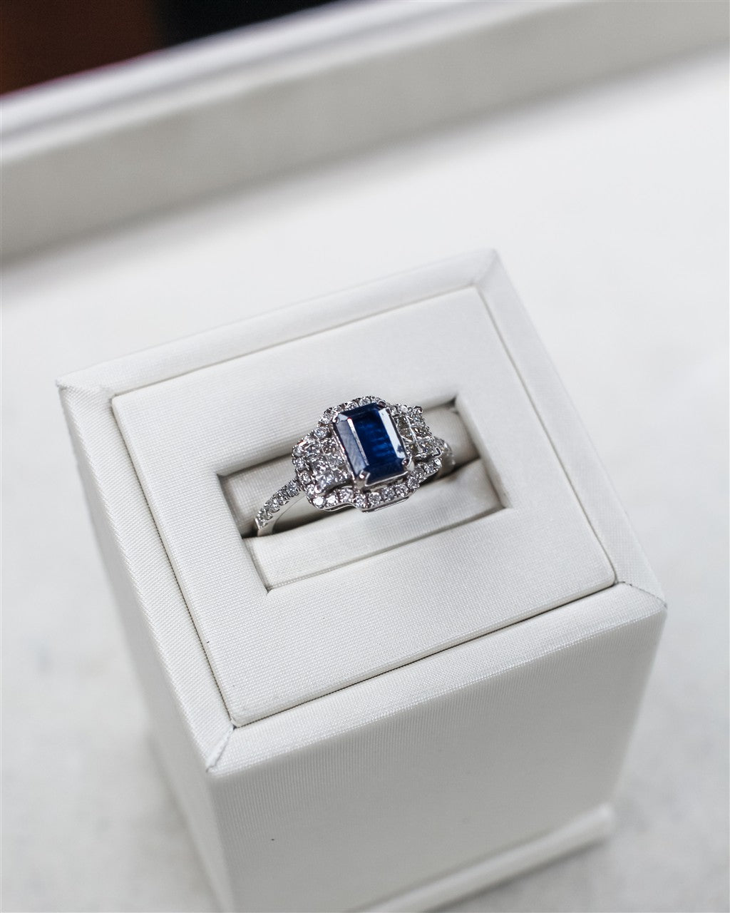 14kt white gold diamond and em
