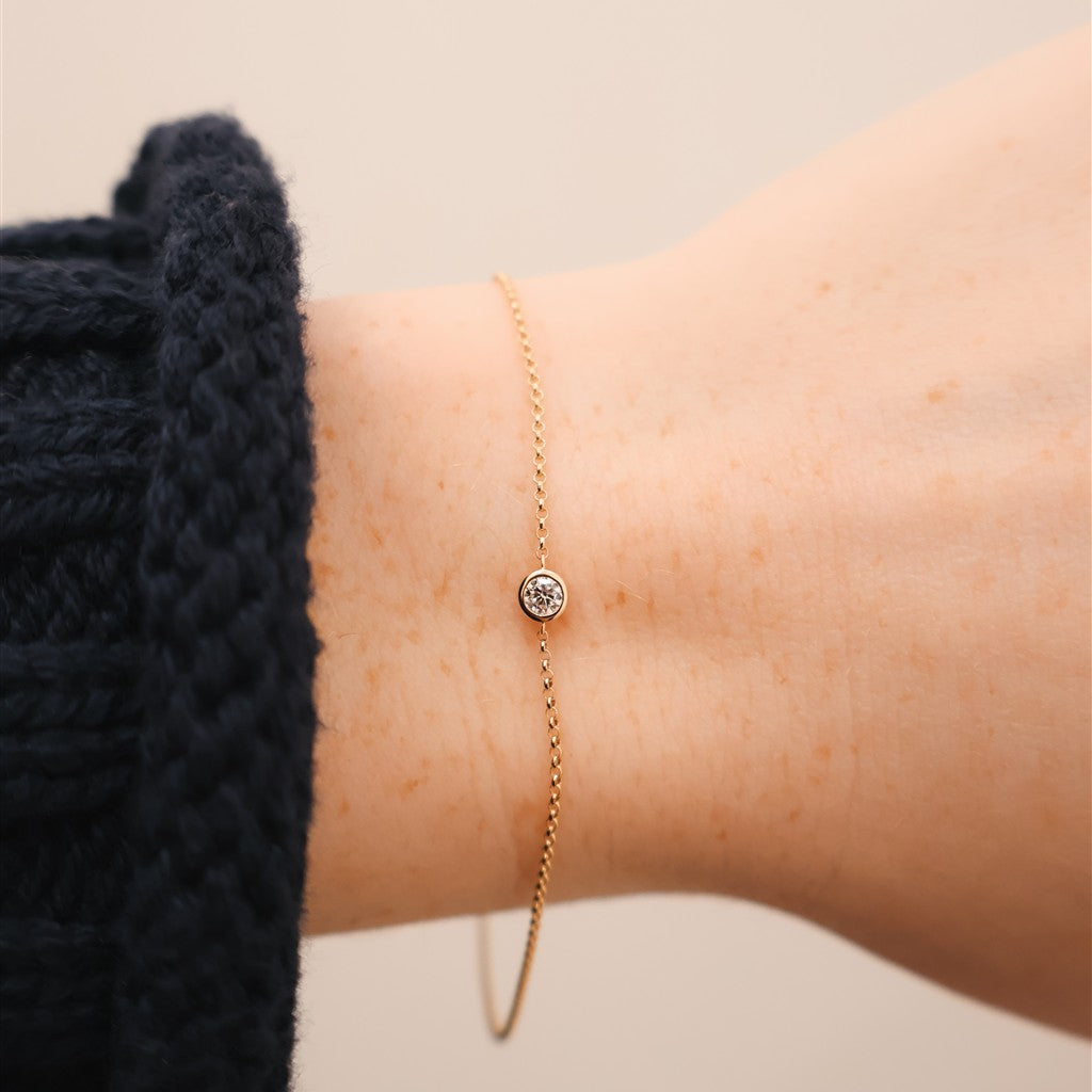 14KY 0.10CT Round Diamond Beze