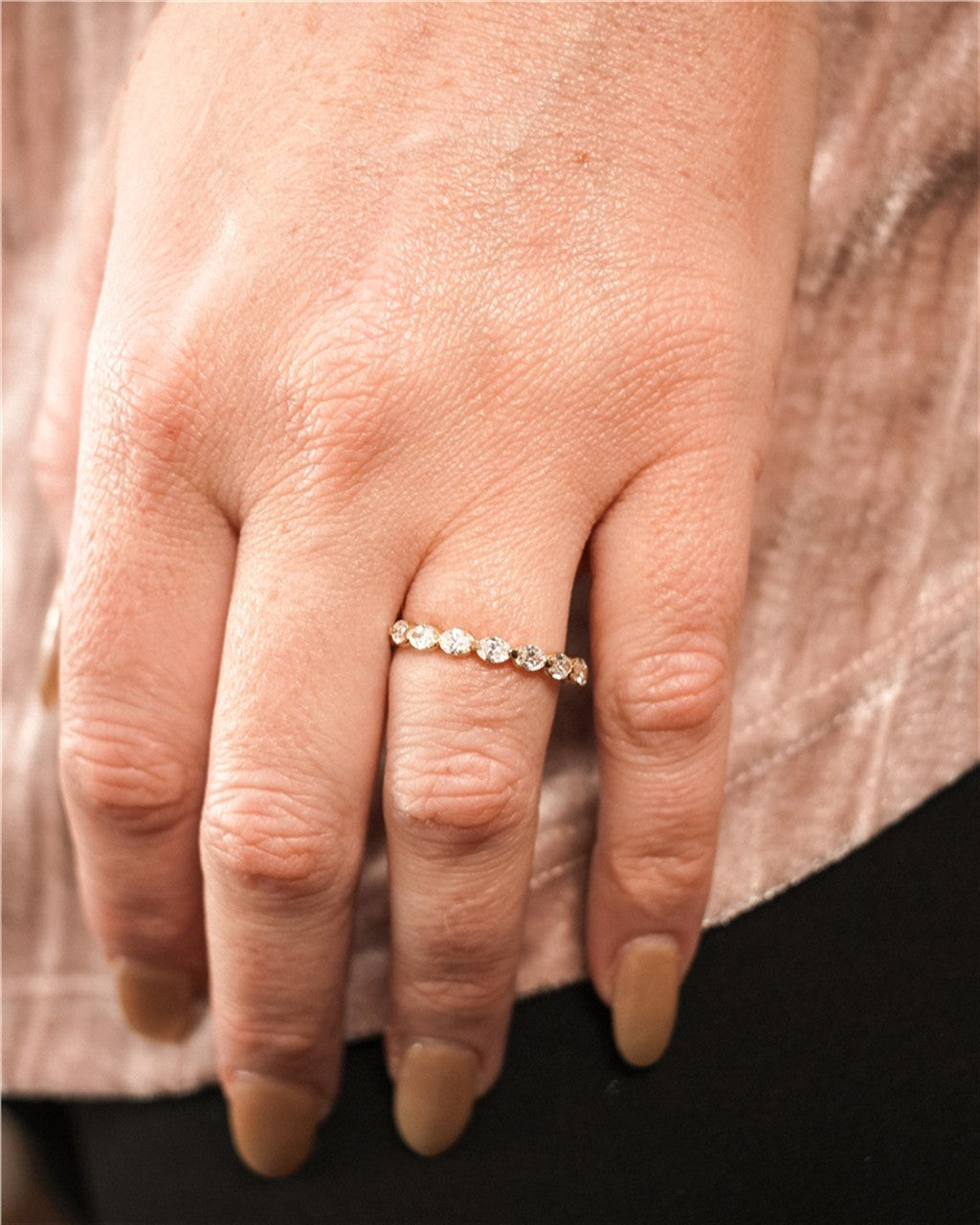14KT WHITE GOLD EAST/WEST OVAL