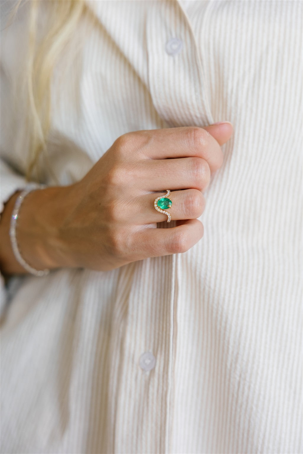 18k yg 1.63ct emerald and .41c